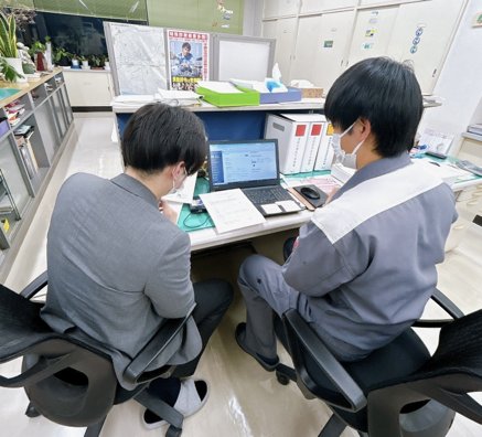 建設PADのレクチャーを受ける若杉組の社員